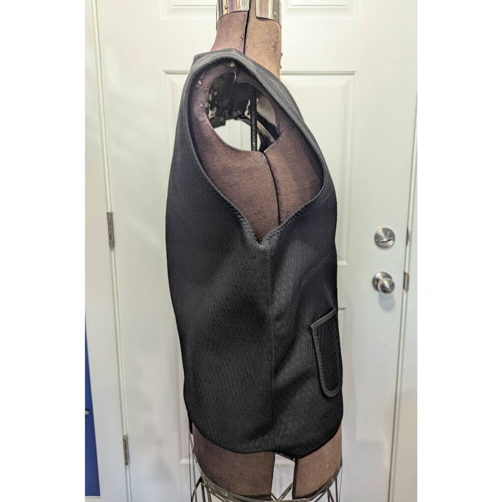 Heated Black Vest - Picture 9 of 16